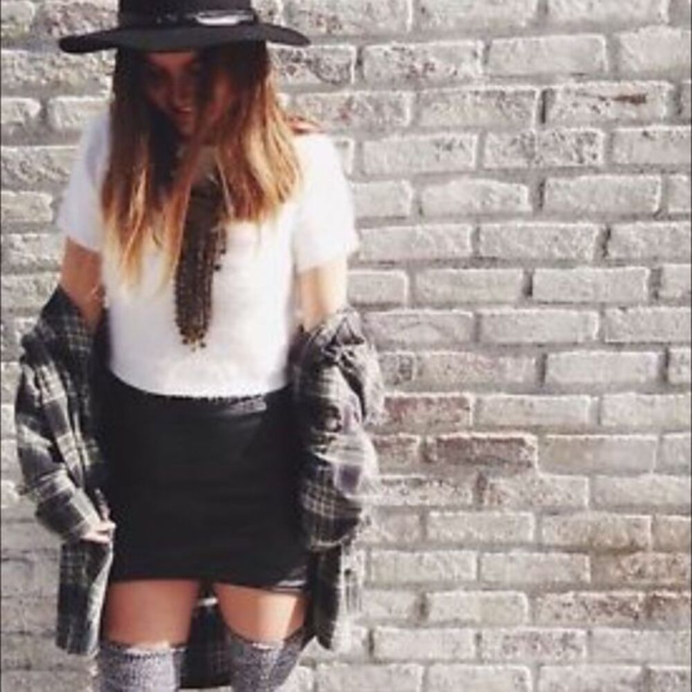 💕American Apparel💕 White Cropped Shaggy Sweater